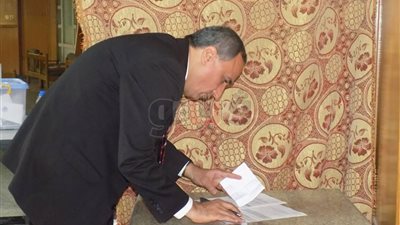 عبد المحسن سلامة يدلي بصوته في انتخابات نادي الصحفيين