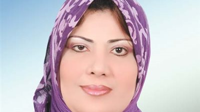 أمينة المرأة بـ