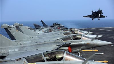 الطيران الفرنسي يجدد قصف مواقع داعش في الرقة السورية