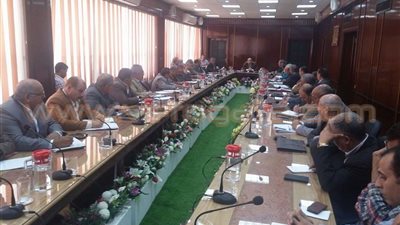 بالصور.. محافظ الدقهلية لرؤساء المدن: محاسبة المقصرين بكل حزم