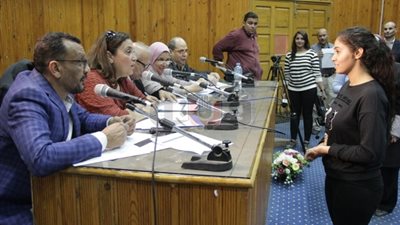التنمية الثقافية يعقد اختبارات الصوت الذهبي بجامعة المنيا (صور)
