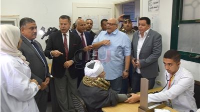 افتتاح فعاليات قافلة عين شمس التنموية بـ 8 قرى و11 عزبة ببني سويف (صور)