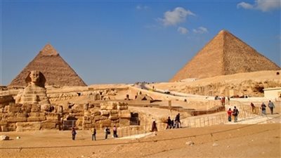 أمن الجيزة يضبط 12 بائعا ومتسولا في حملة أمنية بالمنطقة الأثرية