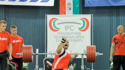 منتخب الأردن للأثقال يصل القاهرة للمشاركة في البطولة العربية