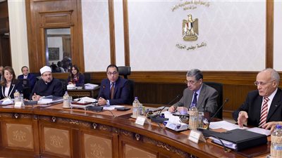 9 قرارات حصاد اجتماع الحكومة الأسبوعي.. أبرزها الموافقة على إنشاء الجامعة الألمانية بالعاصمة الإدارية.. تحديد اختصاصات نائبي وزيري التعليم.. وبدء تحصيل المستحقات الحكومية والضريبية إلكترونيا أول يناير