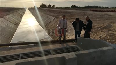 «فيتو» داخل أكبر مشروع لاستصلاح أراضي المراشدة بقنا.. زيارة الرئيس تمنح قبلة الحياة للمشروع المعطل.. «الهجان» يسلم الأهالي 272 فدانا في المرحلة الأولى.. ومتابعة مناسيب المياه لضمان