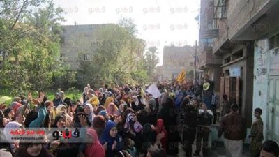 الأهالي يفرقون مسيرة لأعضاء الإرهابية بالسادات