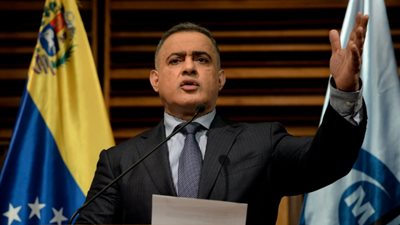 فنزويلا تعتقل وزيري النفط السابقين على خلفية قضايا فساد