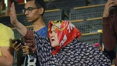 الحاجة هدى ترفض الخروج من الخيمة الانتخابية للاطمئنان على الخطيب