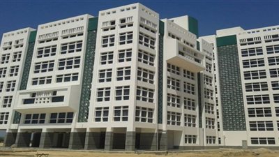 الحكم بعزل وحبس رئيس جامعة دمنهور