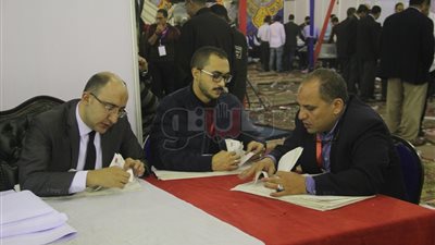 انتخابات الأهلي.. الخطيب 182 صوتًا مقابل 145 لطاهر في لجنة 35