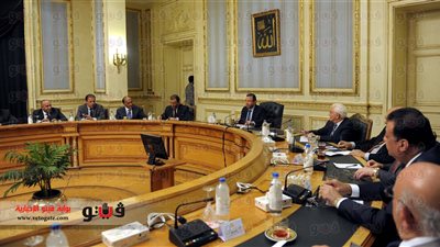 بالصور.. قنديل يوافق على إطلاق مبادرة 