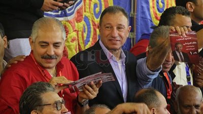 المؤشرات الأولية لانتخابات القلعة الحمراء.. الخطيب على أعتاب رئاسة الأهلي بعد فرز 121 لجنة.. الهيئة المشرفة تحدد موعد إعلان النتائج الرسمية.. وتؤكد تجاوز الناخبين لحاجز 36 ألف صوت