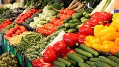 استقرار أسعار الخضراوات والفاكهة بسوق الجملة