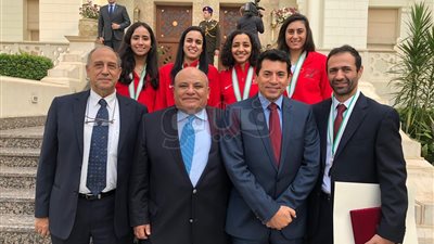 منتخب الإسكواش يلتقط صورا تذكارية بقصر الاتحادية عقب تكريم السيسي