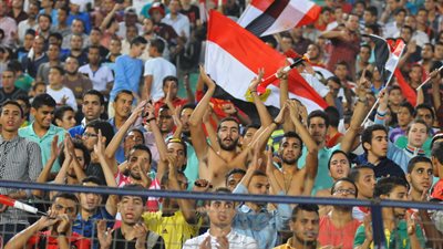 الجماهير المصرية تحتفل برباعية تشاد على أنغام «بشرة خير»