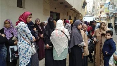 أهالي باكوس يتجمهرون لرفض هدم مسجد بالإسكندرية (صور)