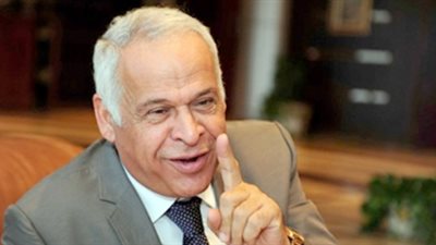 رئيس سموحة يرهن صرف مستحقات لاعبيه بالوصول للمربع الذهبي