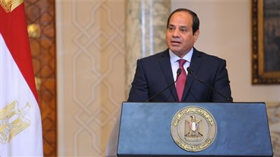 السيسي يمنح الأوسمة لمنتخبي الإسكواش وكرة القدم للآنسات