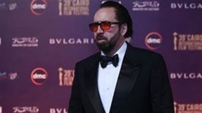 الفنان العالمي نيكولاس كيدج يغادر مطار القاهرة
