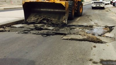 إزالة 26 مطبا عشوائيا بشوارع القوصية في أسيوط