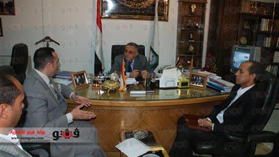 بالصور.. «عتيق» يجتمع بـ«القابضة للصوامع والتخزين» لشراء قمح الفلاحين