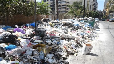 «هيومان رايتس»: حرق النفايات يخنق لبنان