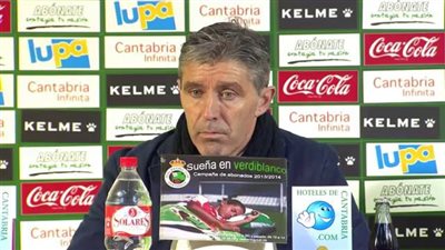 مدرب راسينج: انسحابنا من لقاء سوسييداد احترام لكرامة اللاعبين