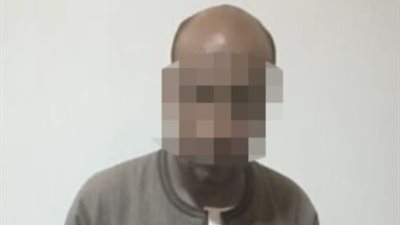 تجديد حبس متهم بالنصب وتحويل الأوراق لدولارات في المنيا (صور)