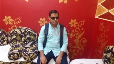 أحمد عبد المنعم أول معيد كفيف في تاريخ كلية الإعلام.. يهوى صيد الأسماك وكرة القدم والطائرة.. الشاب المعجزة: رئيس جامعة القاهرة اندهش لأني الطالب المثالي (فيديو وصور)