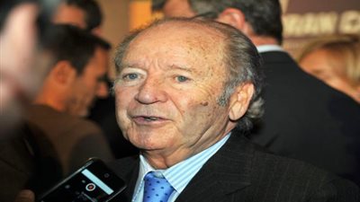 حبس رئيس نادي برشلونة ونجله في قضية رشوة