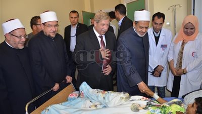 تفاصيل زيارة شيخ الأزهر لمصابي حادث مسجد الروضة بالإسماعيلية