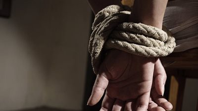 «كنت عايزة أتوب».. راقصة تكشف تفاصيل اختطاف شاب لإجباره على الزواج