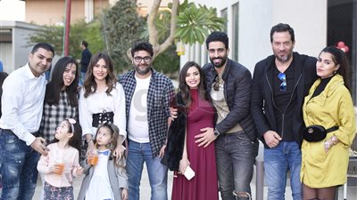 المنتج وليد منصور يحتفل بعيد ميلاد ابنته بحضور تامر حسني (صور)