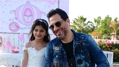 ماجد المصري يحتفل بعيد ميلاد أبنائه بحضور مي سليم ومحمد زيدان