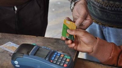 صدام بين البقالين التموينيين ومصيلحي بسبب التأمين.. الوزارة تطالب بسداد 25% من قيمة البضاعة.. أصحاب المحال: «معندناش سيولة».. مسئول : «اللي مش هيسدد هيخرج من المنظومة»