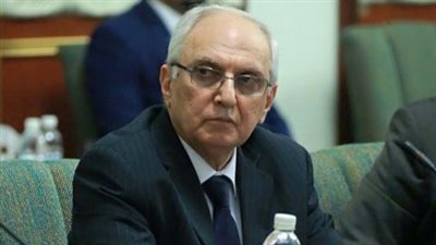 وزير التعليم العالي العراقي يصل مطار القاهرة