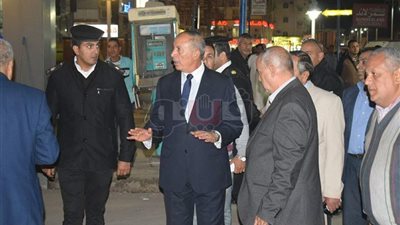 محافظ البحر الأحمر يتابع أعمال تطوير شارع شيري بالغردقة (صور)