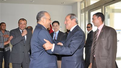 محافظ بني سويف يتلقى خطاب شكر من وزير الصناعة