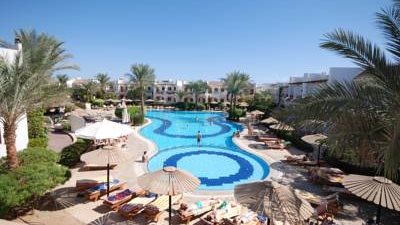 فنادق شرم الشيخ تستغيث.. نسبة الإشغال الفندقي لا تتعدى الـ10%..المستثمرون يطالبون الدولة بإلغاء الضرائب..غضب بسبب ارتفاع فواتير الكهرباء والمياه..العاملون يطلبون رواتبهم..وخبراء يحذرون من تفاقم الأزمة