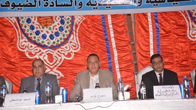 محافظ الشرقية يكرم بطل العالم للكيك بوكسينج (صور)