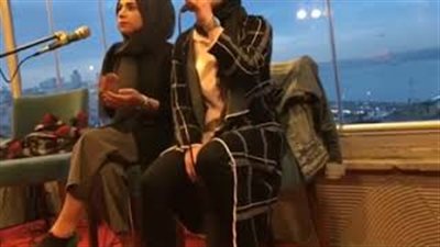 لحظة وفاة فتاة تركية أثناء غنائها في حفلة (فيديو)