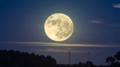 رصد القمر العملاق في ظاهرة فلكية مشاهدة بالعين المجردة غدا