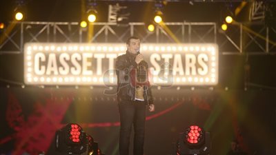 إيهاب توفيق يبدأ أولى فقراته بحفل القرن بـ«تترجى فيا» (صور)