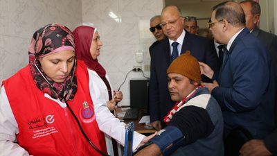 محافظ القاهرة يتفقد المراكز الطبية مع انطلاق مبادرة 100 مليون صحة