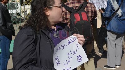 وقفة لأعضاء نادي الصيد احتجاجا على تصدير الكلاب (فيديو وصور)