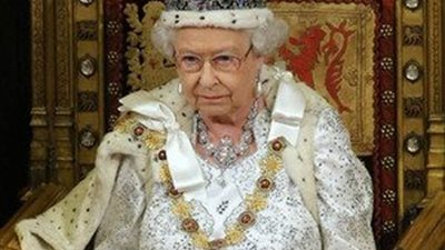 بالصور.. لجنة الحسابات: الملكة إليزابيث الثانية «مبذرة»