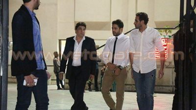 بالصور..محمد حماقي يشارك في عزاء والدة مدير أعمال عمرو دياب و«هيفاء»