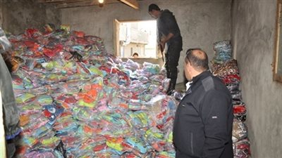 إحباط تهريب طن ملابس غير خالصة الرسوم ببورسعيد