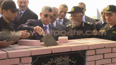 بالفيديو والصور.. وزير الداخلية يضع حجر الأساس للمدينة التكتيكية لأعمال القتال